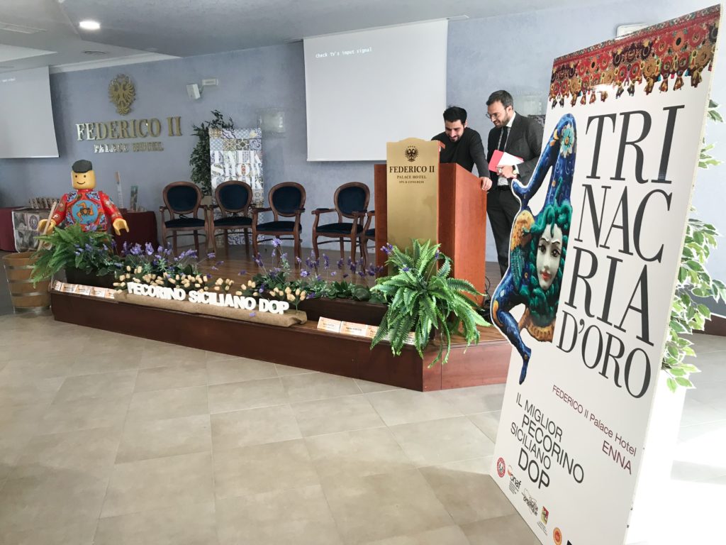 Trinacria d'Oro, concorso caseario per il miglior pecorino siciliano DOP, presentano Saporite - Onaf Sicilia